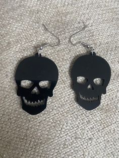 These Halloween themed earrings are super cute! They would look great with just about any outfit during the fall spooky season! Wear them casually or for a special fall occasion! The post is silver tone Earrings Halloween, Skull Jewelry, Skull Earrings, Fall Jewelry, Fall Weather, Halloween Jewelry, Halloween Gift, Spooky Season, Halloween Themes