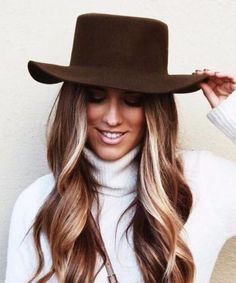 50 Scrumptious Fall Hairstyles & Shades - My New Hairstyles Gray Balayage, Grey Curly Hair, Face Shape Hairstyles, Long Hai, Brown Hair With Highlights, New Hair Colors, Fall Hair Colors, Dark Brown Hair, Cool Hair Color