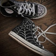 Mens Nike Shoes Converse Shoes Art Ideas, Converse Cool Design, Shoe Painting Aesthetic, Spiderweb Shoes Converse, Shoe Art Converse, Emo Converse Diy, Custom Converse Grunge, Spider Man Shoes Diy, Black Painted Converse