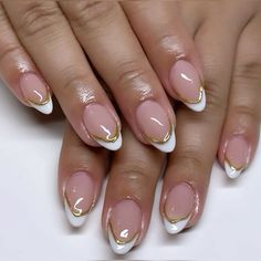 White And Gold Tips Nails, Blue Gold French Nails, Golf French Tips Nails, White Tips With Gold Line, French Tip With Gold Accent Nail, White Nail Gold Tip, Gold Gel X Nail Designs, Gold Nails Acrylic French Tips, Gold Tipped French Nails