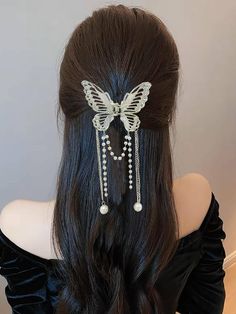 Silver Casual,Cool Collar  Zinc Alloy  Medium Hair Claw Embellished   Women Accessories Punk Street Style, Decor Butterfly, Butterfly Clutch, Design Hair, Hair Mist, Pearl Decor, Metal Hair Clips, Hair Claws, Casual Hairstyles