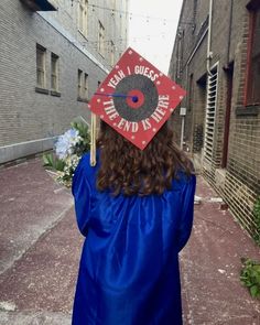 Phoebe Bridgers Grad Cap, Senior Caps, Senior Boxes, Senior Year Planning, Pjo Aesthetic, Grad Hats, Julian Baker, Graduation Inspiration, Senior Things