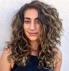 Kręcony Bob, Layered Curly Hair, Colored Curly Hair, Haircuts For Curly Hair, Layered Haircut, Curly Girl Hairstyles, Long Layered Hair, Curly Hair Cuts