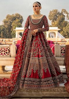 Bridal Dress Pakistani, Pakistani Bridal Dress, Dress Pakistani, Beautiful Bridal Dresses, Bridal Dupatta, Frock Style, Lehenga Designs Simple