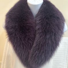 This Is A Luxurious Vintage Fox Fur Stole That Is Super Soft To The Touch With A Hint Of Dark Purple. Fox Stole, Accessories Dark, Vintage Fox, Fur Accessories, Fur Stole, Purple Shorts, Fox Fur, Fur Trim, Dark Purple