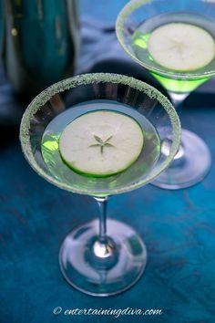 Grinch Martini (Easy Christmas Cocktails)