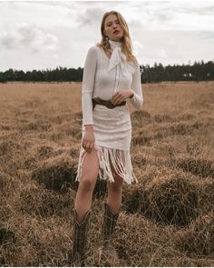 Idyllwind Women's Ivory Crochet Lightning Fringe Skirt , Cream Fringe Skirt Outfit, Western Skirts, Mexican Fashion, Boho Jeans, Skirts With Boots, Western Chic, Fringe Jacket, Fringe Skirt, Suede Fringe