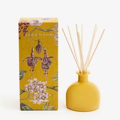 Reed Diffuser Bottle, Shampoo Packaging, Zara Home Collection, Bottle Design Packaging, Cosmetic Packaging Design, Perfume Collection Fragrance, Perfume Packaging, Skincare Packaging