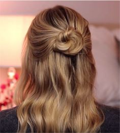 Hair Half Up Half Down Bun, Half Up Bun Half Down Hair, Half Up Half Down Hair With Bun, Half Up Half Down Bun Wedding Hair, Half Up Half Down Bun Tutorial, Bun Half Up Half Down, Half Up Bun Tutorial, Half Up Bun Wedding Hair, Half Up Half Down Hair Bun