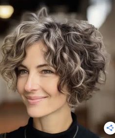 Pelo Bob Ondulado, Volume Hairstyles, Short Curly Hairstyles For Women, Short Wavy Haircuts, Natural Curly Hair Cuts, Grey Curly Hair, Short Curly Hairstyles, Curly Hair Photos, Hairstyles Natural