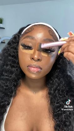 Natural Beat Tutorial, Mua Makeup Tutorial, Makeup Tutorial For Beginners Black Women, How To Do Makeup Black Women, Prom Makeup Black Women Gold, Beauty Supply Makeup, Contacts On Dark Skin, Makeup Tips Black Women, Makeup Products Black Women