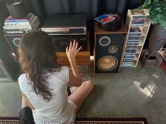 Julie Core, Ravenclaw Girl, Vintage Trinkets, Foto Ideas Instagram, Old Soul, How To Pose, Future Life, On The Floor, The Floor