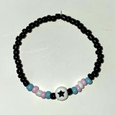 Trans Bracelet Diy, Trans Necklace, Trans Jewelry, Trans Bracelet, Small Beaded Bracelets, Ideas Para Hacer Pulseras, Pulseras Ideas, Bracelet Y2k, Ideas Pulseras