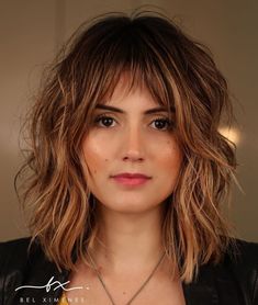 Shoulder-Length Hairstyle With Shaggy Layers Hair Styles For Shoulder Length, Shoulder Length Hair With Fringe, Styles For Shoulder Length Hair, Hair With Fringe, Medium Shag Hairstyles, Medium Shaggy Hairstyles, Medium Shag, Modern Shag Haircut, Medium Shag Haircuts