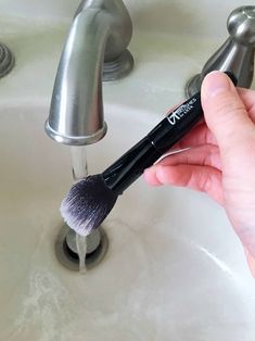 Want to know how to best clean your makeup brushes at home? Today I'm sharing the most simple way to clean your makeup brushes using only gentle shampoo or dish soap and warm water. I'm also sharing how often you should clean your brushes and how to best care for your makeup brushes to make them last longer. #beautytips #makeupbrushes Affordable Makeup Brushes