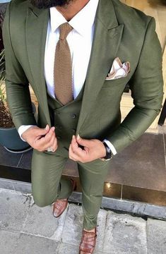 Men Suit Wedding, Olive Green Suit, Groom Wedding Attire, Branding Inspo, Wedding Suits Groom