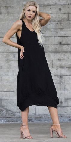 Full Linen Sleeveless Dress that Falls about Mid-Length. There are Elastic Side Panels and Pockets. 100% Linen One Size / OS Model 5'8" Made in Italy Linen Sleeveless Dress, Sleeveless Linen Dress, Black Linen Dress, Black Midi Dress, Side Panels, Linen Dress, Italian Fashion, Handbags On Sale, Panel Siding