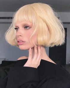 Blonde Hair Volume, Corte Chanel, Hair Volume, Modern Hairstyles, Crown Hairstyles, Hair Art, Bun Hairstyles, Pretty Hairstyles