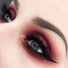 Nails Red And Black, Make Up Kits, Orange Eye Makeup, Black Eye Makeup, Gold Smokey Eye, Eye Makeup Images, Dramatic Eye Makeup, Dramatic Eyes