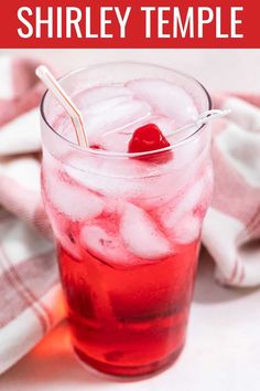 Achieve perfection with a homemade Shirley Temple drink. Learn the classic recipe and use it to make your own version of the iconic beverage. Non Alcoholic Shirley Temple, Shirley Temple Drink Alcoholic, Shirley Temple Drink For Kids, Alcoholic Shirley Temple, Shirley Temple Recipe, Shirley Temple Drink, Red Drink, Smoothie Popsicles, Red Drinks