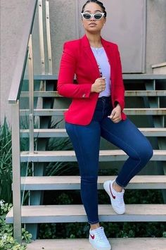 Blazer Outfits For Women Classy, Date Outfits Casual, Blazer And Jeans Outfit, Conference Outfit, Teacher Attire, Teacher Fashion, Red Outfits, Casual Chic Outfits, Outfits Con Jeans