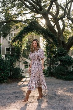 Julia Berolzheimer Winter, Dress With Brown Boots, Pointy Toe Boots, Thanksgiving 2020, Mid Dress, Julia Berolzheimer, Fall Chic, Boots For Fall, Fall Dress Outfit