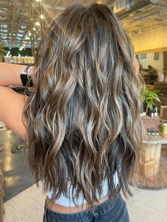 Brunette Highlights Summer Sun Kissed, Dark Hair With Sun Kissed Highlights, Level 7 Hair Balayage, Natural Sun Kissed Hair, Brunette Going Lighter, Brown Hair With Bolyoge, Hair Reflections Brunette, Summer Highlights For Dark Brown Hair Natural Colors, Sun Kissed Brunette Balayage