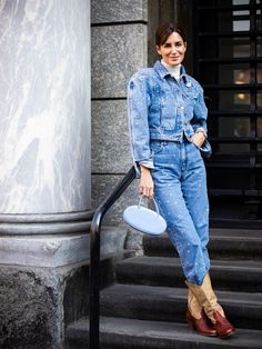 How to wear cowboy boots in 2024 | HELLO! Jeans Boots Outfit, Gala Gonzalez