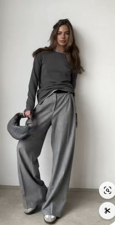 Grey Pants Street Style, Gray Tailored Pants Outfit, Gray Monochrome Outfit, Gray Pants Outfit Casual, Gray Pants Outfits Women, Grey On Grey Outfit, Grey Street Style, Grey Outfits For Women, Gray Pants Outfit