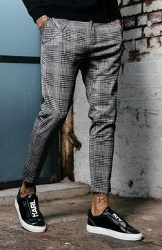 Cropped Trousers Outfit, Checked Trousers Outfit, Cropped Trousers Men, Checked Pants, Pants Outfit Men, Trouser Outfit, Trendy Mens Fashion