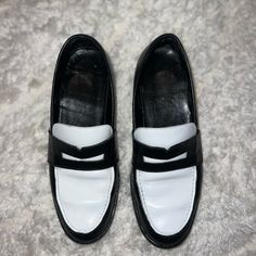 Saint Laurent Black And White Loafers Size 38 Saint Laurent Black And White, Black And White Loafers, White Loafers, Saint Laurent Shoes, Flat Shoes Women, Loafer Flats, White Black, Saint Laurent, White And Black