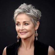 Short Hair Over 60 With Glasses, Mum Hair, Grey Hairstyle, Kort Bob, Gray Hairstyles, Short Silver Hair, Messy Pixie, Short Hair Pixie Cuts, Messy Short Hair