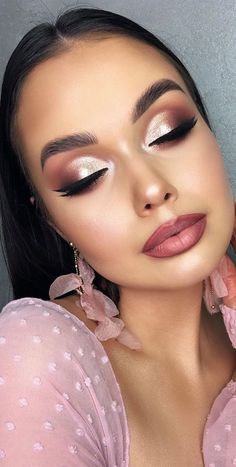 Rose Gold Makeup Looks, Rose Gold Eye Makeup, Guest Ideas, Wedding Eyes, Gold Makeup Looks, Gold Eye Makeup