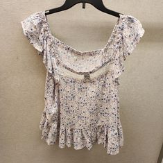 Nice Blouse For All Day. Summer Printed Tops For Daywear, Spring Printed Top, Trendy Floral Print Tops For Daywear, Casual Printed Blouse For Daywear, Summer Tops For Daywear And Spring, Casual Spring Daywear Blouse, Spring Casual Daywear Blouse, Casual Spring Blouse For Daywear, Cheap Bohemian V-neck Camisole