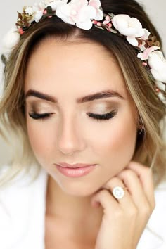 I like the way this makeup is done - like the eyeshadow color and blush and lip color. I don't have as dark of eyebrows so might need to go lighter. Machiaj Smokey Eyes, Blonde Hair Makeup, Wedding Makeup For Brown Eyes, Skirt Diy, Wedding Makeup Tips, Make Up Inspiration, Bridal Makeup Natural, Wedding Day Makeup, Makeup For Blondes