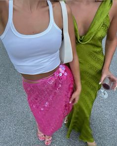 Summer Disco Outfit, Colorful Y2k Outfits, Comfy Summer Outfits, Italian Summer Outfits, Summer Outfits 2024, Ibiza Outfits, European Summer Outfits, Summer Fashion Trends, Carrie Bradshaw