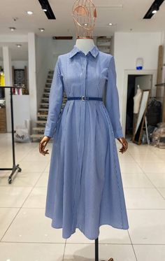 Casual Chic Summer, Frock Fashion, Simply Dresses, Modest Dresses Casual, Casual Outfit Inspiration, Stylish Work Attire, Simple Pakistani Dresses, Long Dress Casual, Vestidos Vintage