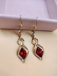 Burgundy Earrings, Gold Jewelry Prom, Hand Jewelry Rings, Real Diamond Necklace, Bride Jewelry Set, Water Drop Earrings, Art Jewelry Design, Gold Rings Fashion, Jewelry Accessories Ideas