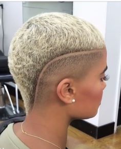 Feminine Pixie Haircut Fine Hair, Natural Short Cuts, Ladies Short Hair, Haircuts For Ladies, Feminine Pixie, Brush Cut