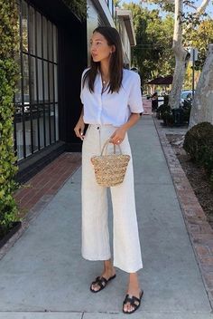 Culotte Outfit, Summer Work Outfits Office, White Outfits For Women, Linen Culottes, Summer Office Wear, Look Office, White Short Sleeve Shirt, Fashion Office