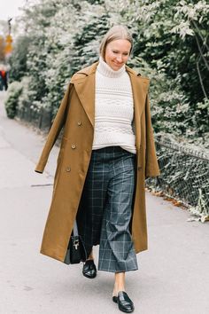 44 Outfits to Wear to an Interview | Who What Wear UK Interview Outfit Winter, Tweed Coat Outfit, Interview Outfit Women, Outfits With Air Force Ones, Outfit Ideas Work, Outfits With Jordan 1s Fashion Styles, Casual Boho Style, Outfit Boho