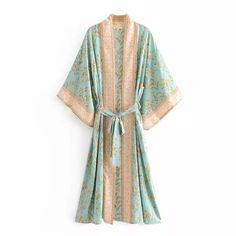 Emerald Kimono 💎 https://nyarose.com/products/emerald-kimono #kimono #emerald #teagreengardens #nyaroseco Bohemian Robes, Long Kimono Cardigan, Gilet Kimono, Cardigan Summer, Belt Kimono, Boho Robes, Slim Cardigan, Kimono Floral, Bohemian Kimono