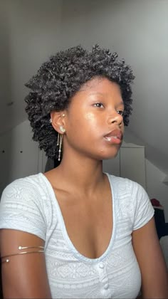 Angolan girl 4 type hair 4c Hair Short Hairstyles, Short Afro 4c Hair, Angolan Women, 4 Type Hair, Afro Hair Types, 4c Natural Hairstyles Short, Natural Hair Pictures, Short Afro Hairstyles