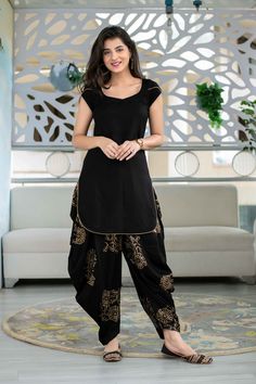 Black Patiala Suit, डिजाइनर कपड़े, Silk Kurti Designs, Long Dress Design