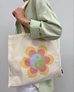 Handpainted Tote Bags, Totes Ideas, Painted Tote, Girls Tote, Diy Tote Bag, Bags Aesthetic, Eco Bag, Cute Tote Bags, Canvas Designs