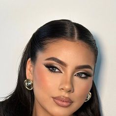 Makeup Look Black Eyeshadow, Makeup Look For Black Outfit, Makeup Looks For All Black Outfit, Wedding Makeup For Black Dress, Black Outfit Makeup Look, Men In Black Makeup Look Women, Black Makeup Eyeshadow, Eyeshadow For Black Outfit, Cute Black Makeup Looks