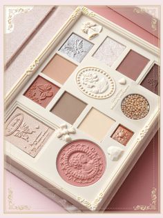 Makeup Pallets, Top Makeup Products, Fancy Makeup, Shimmer Eyeshadow, Blush Highlighter, Vintage Makeup, Pink Makeup, Makeup Items, Makeup Pictures