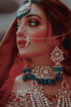 Luxury Heavy Bollywood Bridal Earrings, Traditional Heavy Bridal Earrings For Eid, Kundan Bridal Earrings For Eid Reception, Bollywood Bridal Earrings For Eid Party, Bollywood Bridal Earrings For Eid, Amrita Rao, Pakistani Brides, Abstract Pencil Drawings, Royalty Aesthetic