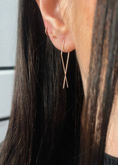 14k gold filled / 14k rose gold filled / sterling silver / argentium silver wire long kite earrings. * sold as a pair * 20 gauge * lightweight  * waterproof 𝑔𝑜𝓁𝒹 𝒻𝒾𝓁𝓁 14k gold fill jewelry is an excellent choice for those seeking both quality and affordability. Crafted by bonding a thick layer of 14-karat gold to a base metal core, it offers the luxurious look of solid gold without the high price tag. This makes it a fantastic option for individuals with sensitive skin, as the thick gold Minimalist Everyday Diamond-shaped Jewelry, Silver 14k Gold Threader Earrings With Ear Wire, Minimalist Diamond-shaped Everyday Jewelry, Everyday Minimalist Diamond-shaped Jewelry, Modern Everyday Diamond-shaped Jewelry, Modern Diamond-shaped Everyday Jewelry, Rose Gold Ear Cuff, Hoop Earrings Diamond, Kite Earrings