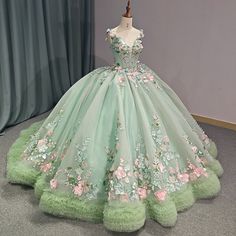 Light Green Quinceanera Dresses, Fairytale Wedding Gown, Shoulder Length Veil, Green Quinceanera Dresses, Plus Size Evening Gown, Quince Dress, Gown Plus Size, Quinceanera Dress, Flower Green